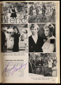 7x0437 ANGELA LANSBURY signed hardcover book '71 Screen World 1971 Film Annual vol. 22!