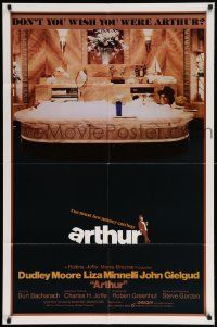 7z067 ARTHUR int'l 1sh '81 image of drunken Dudley Moore in huge bath tub w/martini!