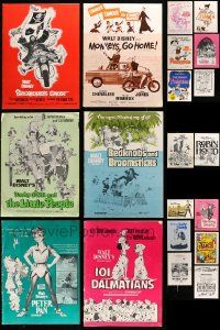 8a193 LOT OF 20 UNCUT DISNEY PRESSBOOKS '60s-70s advertising images for a variety of movies!