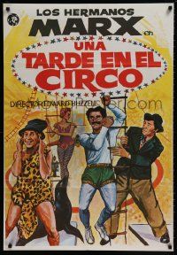 8b102 AT THE CIRCUS Spanish R70s different art of Marx Brothers Groucho, Chico & Harpo!