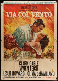 8j683 GONE WITH THE WIND Italian 1p R60s art of Gable carrying Vivien Leigh over Atlanta burning!