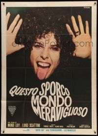 8j805 MONDO CANE 2000 Italian 1p '71 Questo Sporco Mondo Meraviglioso, great wacky image!