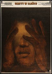 8p395 UKRYTY W SLONCU Polish 26x38 '80 surreal art of man with no eyes by Andrzej Pagowski!