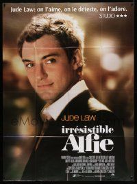 8t595 ALFIE French 1p '04 great close up of handsome playboy Jude Law, who has many women!
