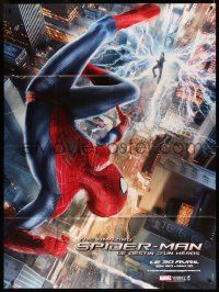 8t601 AMAZING SPIDER-MAN 2 teaser French 1p '14 art of Spidey fighting Electro high above the city!