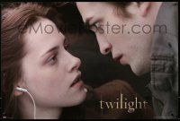 9k988 TWILIGHT 24x36 commercial poster '08 close up of vampire Robert Pattinson & Kristen Stewart!
