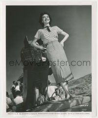 9m406 IT CAME FROM OUTER SPACE candid 8.25x10 still '53 Barbara Rush on automatic camera boom!