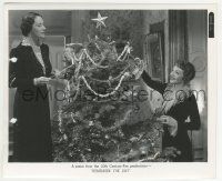 9m621 REMEMBER THE DAY 8.25x10 still '41 Claudette Colbert & Anne Revere decorate Christmas tree!