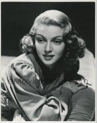 1d233 LANA TURNER deluxe 10.5x13.5 still '40s close up of the beautiful star over black background!