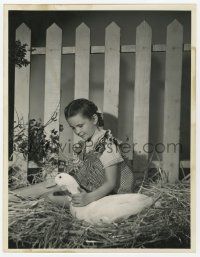 1d276 MARGARET O'BRIEN deluxe 10x13 still '45 the child actress w/goose by Clarence Sinclair Bull!