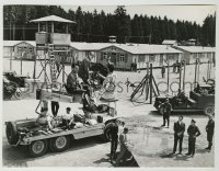 1s392 GREAT ESCAPE candid 7.25x9.5 still '63 Garner & Attenborough watch Sturges on camera truck!