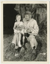1s920 TREASURE ISLAND candid 8x10.25 still '34 Wallace Beery winking with his daughter Carol Ann!