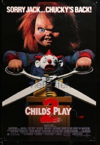 2g558 CHILD'S PLAY 2 DS 1sh '90 great image of Chucky cutting jack-in-the-box with scissors!