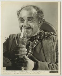 2j0423 AKIM TAMIROFF signed 8x10 still '39 great close up holding soda bottle in Union Pacific!
