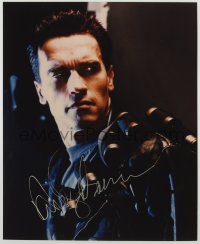 2j1036 ARNOLD SCHWARZENEGGER signed color 8x10 REPRO still '96 cool c/u with ammo over his shoulder