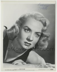 2j0438 AUDREY TOTTER signed 8x10.25 still '53 sexy close up in low-cut dress from Man in the Dark!