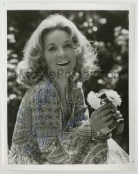 2j1052 BEVERLY GARLAND signed 8x10.25 REPRO still '80s great smiling portrait later in her career!
