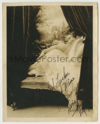 2j0491 DORIS KENYON signed deluxe 8x10 still 1917 smiling c/u between velvet curtains, signed twice!