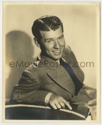 2j0522 GORDON OLIVER signed deluxe 8x10 still '40s great seated smiling portrait wearing suit & tie!