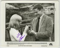 2j0571 LISA BLOUNT signed 8x10.25 still '82 David Keith proposes to her in An Officer & a Gentleman!