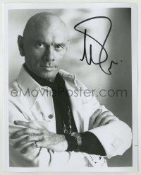 2j1365 YUL BRYNNER signed 8x10 REPRO still '60s great portrait of the famous actor with arms crossed