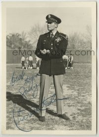 2j0187 CHARLTON HESTON signed 5x7 fan photo '57 in military uniform in Private War of Major Benson!