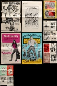 2m470 LOT OF 17 UNCUT PRESSBOOKS '50s-70s advertising images from a variety of different movies!