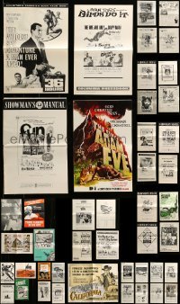 2m451 LOT OF 45 UNCUT PRESSBOOKS '50s-70s advertising images from a variety of different movies!