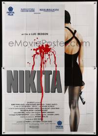 2s247 LA FEMME NIKITA Italian 2p '90 Luc Besson, sexy Anne Parillaud with gun from behind!