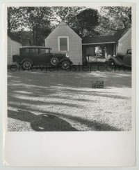 2w170 BONNIE & CLYDE set reference 8.25x10 still '67 cool image of their car outside the house!