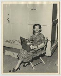 2w202 CALLAWAY WENT THATAWAY candid deluxe 8x10 still '51 Mae Clarke sitting, she signed the back!