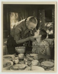 2w345 FLAMING GOLD 8x10.25 still '33 happy Mae Clarke & William Boyd at table, she signed the back!