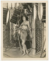 2w485 ISLAND OF LOST SOULS candid 8x10.25 still '33 sexy Panther Woman Kathleen Burke on the set!