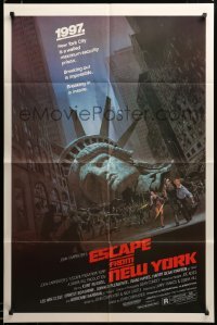2z123 ESCAPE FROM NEW YORK studio style 1sh '81 Carpenter, Jackson art of decapitated Lady Liberty!
