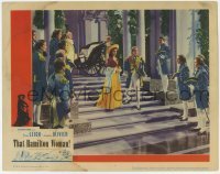 3c682 THAT HAMILTON WOMAN LC '41 many soldiers look at Laurence Olivier & Vivien Leigh on stairs!