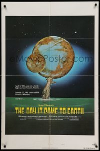 3f205 DAY IT CAME TO EARTH style B 1sh '77 cool artwork of monster arm grabbing the planet!