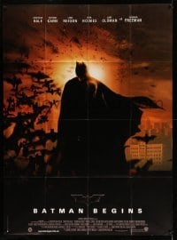 3r069 BATMAN BEGINS French 1p '05 full-length Caped Crusader Christian Bale standing with bats!