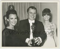 3s054 AUDREY HEPBURN/ROD STEIGER/CLAIRE BLOOM 8x10 still '68 presenting Oscars, Steiger also won!
