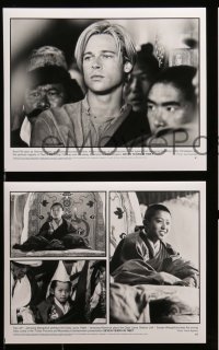 4d972 SEVEN YEARS IN TIBET presskit w/ 13 stills '97 Brad Pitt, Jean-Jacques Annaud