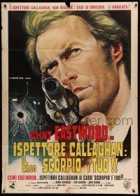 4f119 DIRTY HARRY Italian 1p '72 different art of Clint Eastwood pointing gun, Don Siegel