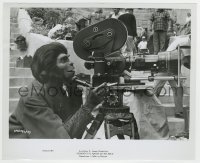 4m119 BENEATH THE PLANET OF THE APES candid 8.25x10 still '70 Kim Hunter in ape makeup behind camera