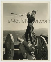 4m182 CHARGE OF THE LIGHT BRIGADE 8.25x10 key book still '36 Errol Flynn on cannon with spear!