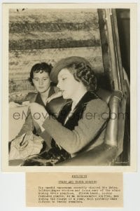 4m297 ELISSA LANDI 8x10 still '37 the MGM actress is an enthusiastic knitter in her spare time!