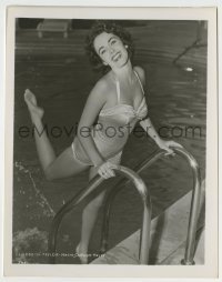 4m300 ELIZABETH TAYLOR 8x10.25 still '50s sexy close up in swimsuit posing on pool ladder!