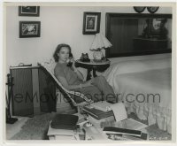 4m586 LILLIAN GISH 8.25x10 still '50s the Hollywood legend seated with phone in her own bedroom!