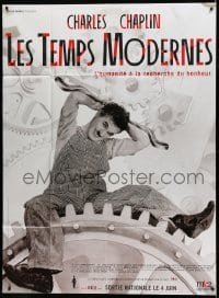 5k820 MODERN TIMES French 1p R02 different image of Charlie Chaplin sitting on giant gear!