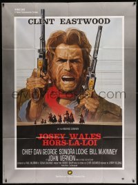 5k847 OUTLAW JOSEY WALES French 1p '76 Clint Eastwood is an army of one, cool double-fisted artwork!