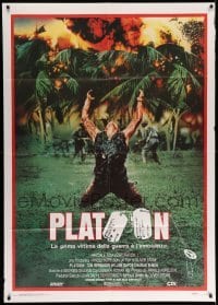5k439 PLATOON Italian 1p '86 Oliver Stone, Vietnam War, Willem Dafoe shot in iconic scene!