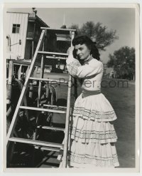 5s226 DONNA REED candid 8.25x10 still '54 by ladder on the set of Three Hours to Kill by Lippman!