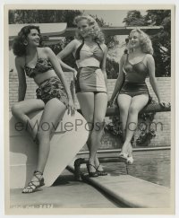 5s237 DOWN TO EARTH candid 8.25x10 still '46 sexy starlets in swimsuits by pool by Cronwneth!